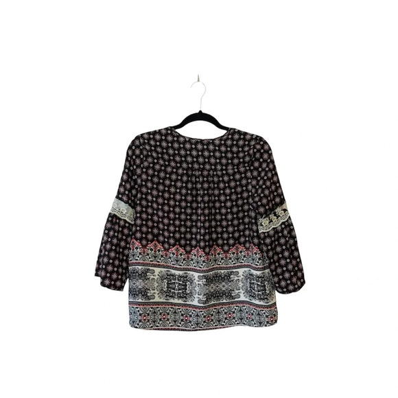 Francesca’s Miami Black & Red Boho Printed Bell Sleeve Blouse Small Women’s - Picture 7 of 10